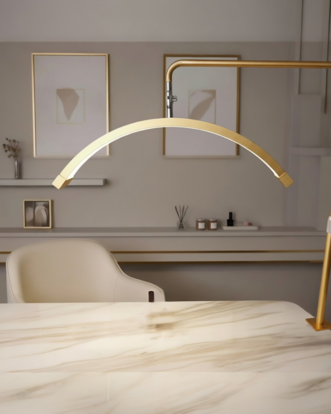 Lampada per manicure Half Moon Beauty Desk 25" - Fissaggio a morsetto, Estensibile