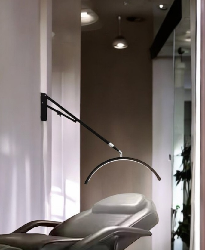 Muurbevestiging Halve Maan Schoonheidslamp