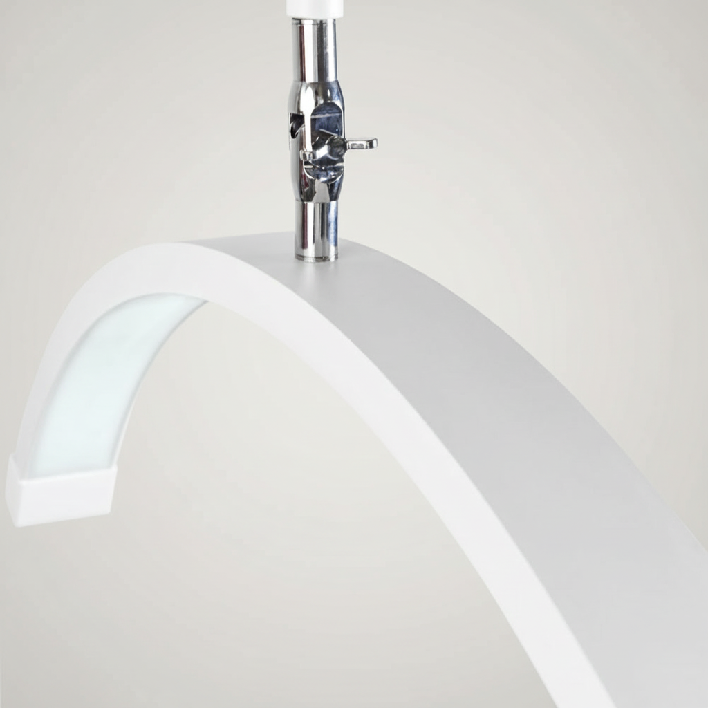 Multi-angle flexibility on the Moon Pro X in White